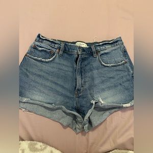 Abercrombie & Fitch Curve Love Cutoff Short